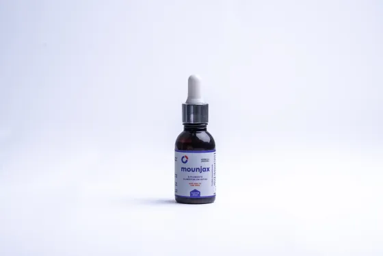 Um frasco de Mounjax de 30 ml, com conta-gotas.